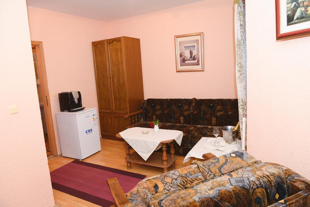 Beli Dvor Hotell Sombor Rum bild