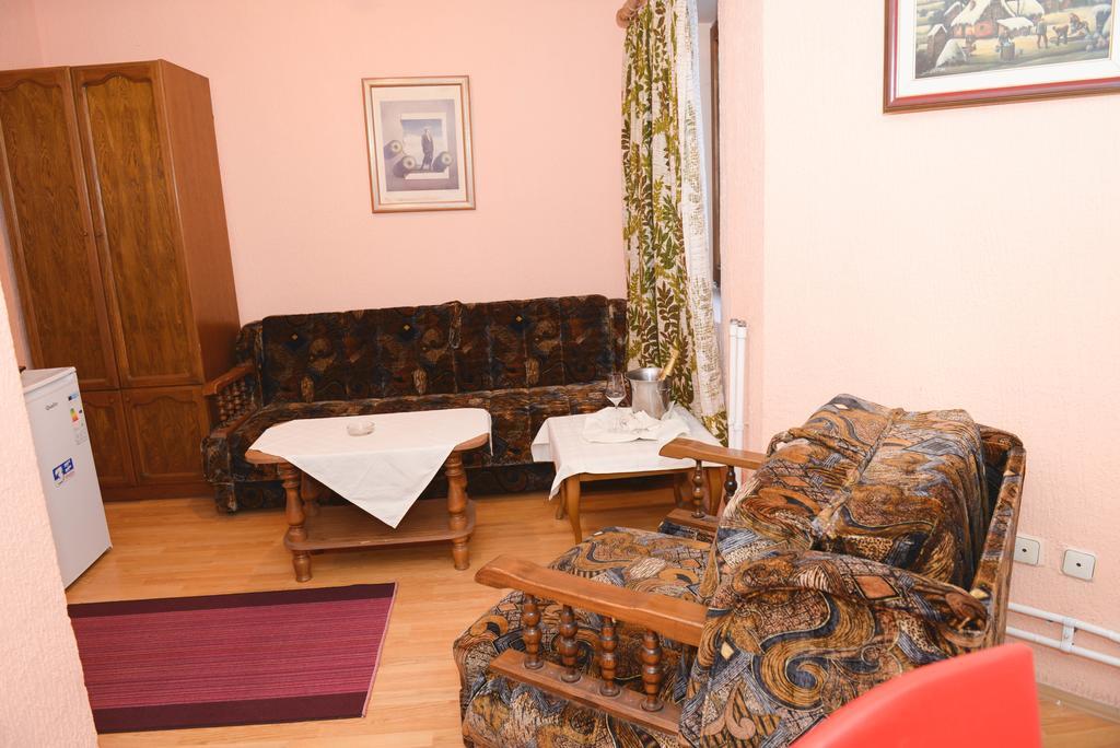 Beli Dvor Hotell Sombor Rum bild