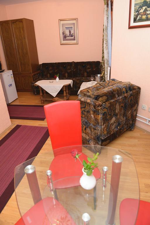 Beli Dvor Hotell Sombor Rum bild