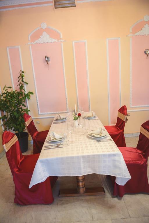 Beli Dvor Hotell Sombor Exteriör bild