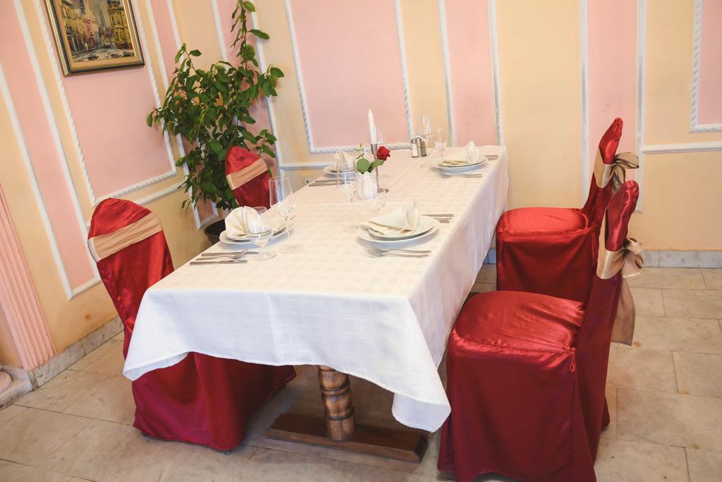 Beli Dvor Hotell Sombor Exteriör bild
