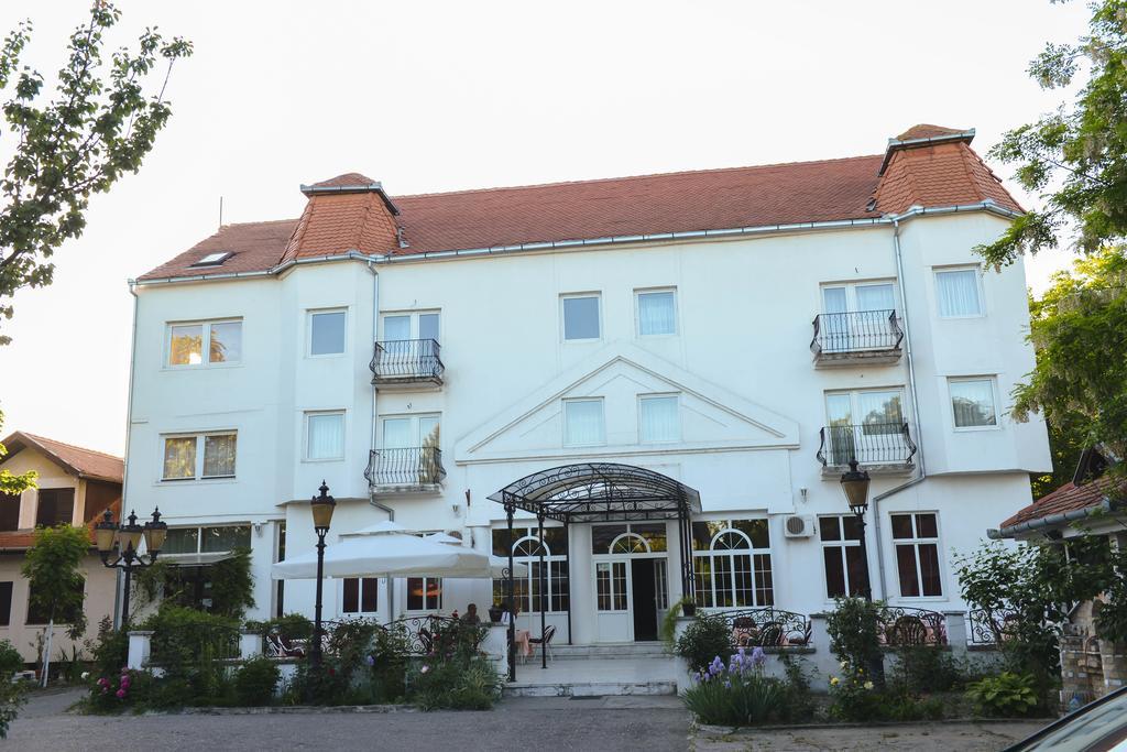 Beli Dvor Hotell Sombor Exteriör bild