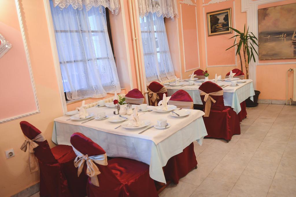 Beli Dvor Hotell Sombor Exteriör bild
