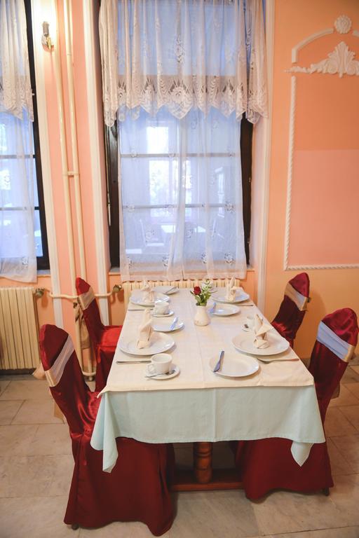 Beli Dvor Hotell Sombor Exteriör bild