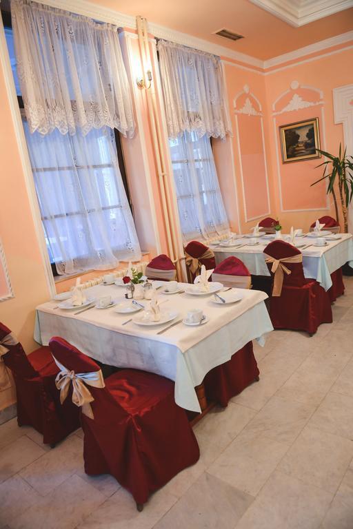 Beli Dvor Hotell Sombor Exteriör bild