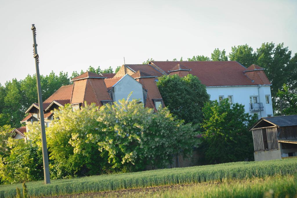Beli Dvor Hotell Sombor Exteriör bild